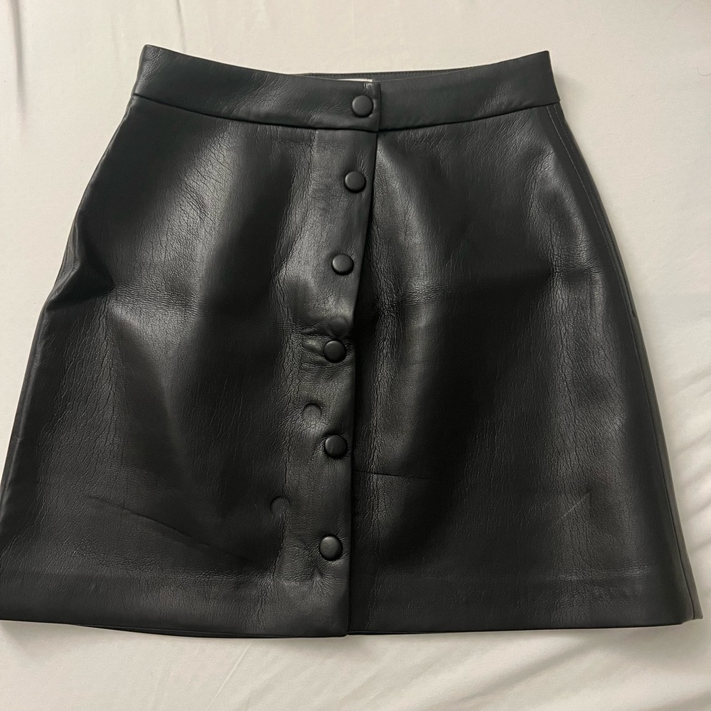 Aritzia Wilfred skirt